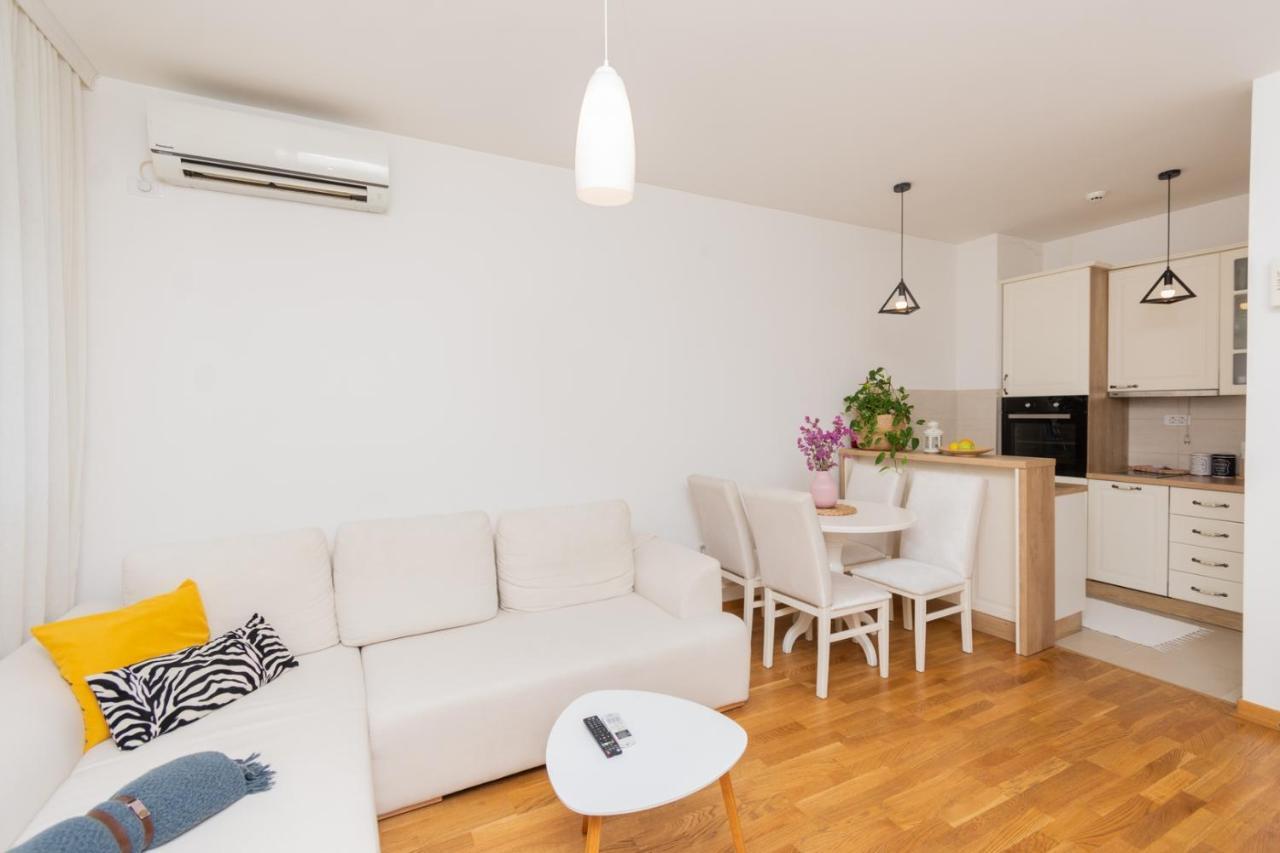 Lux City Apartment With Parking Podgorica Luaran gambar