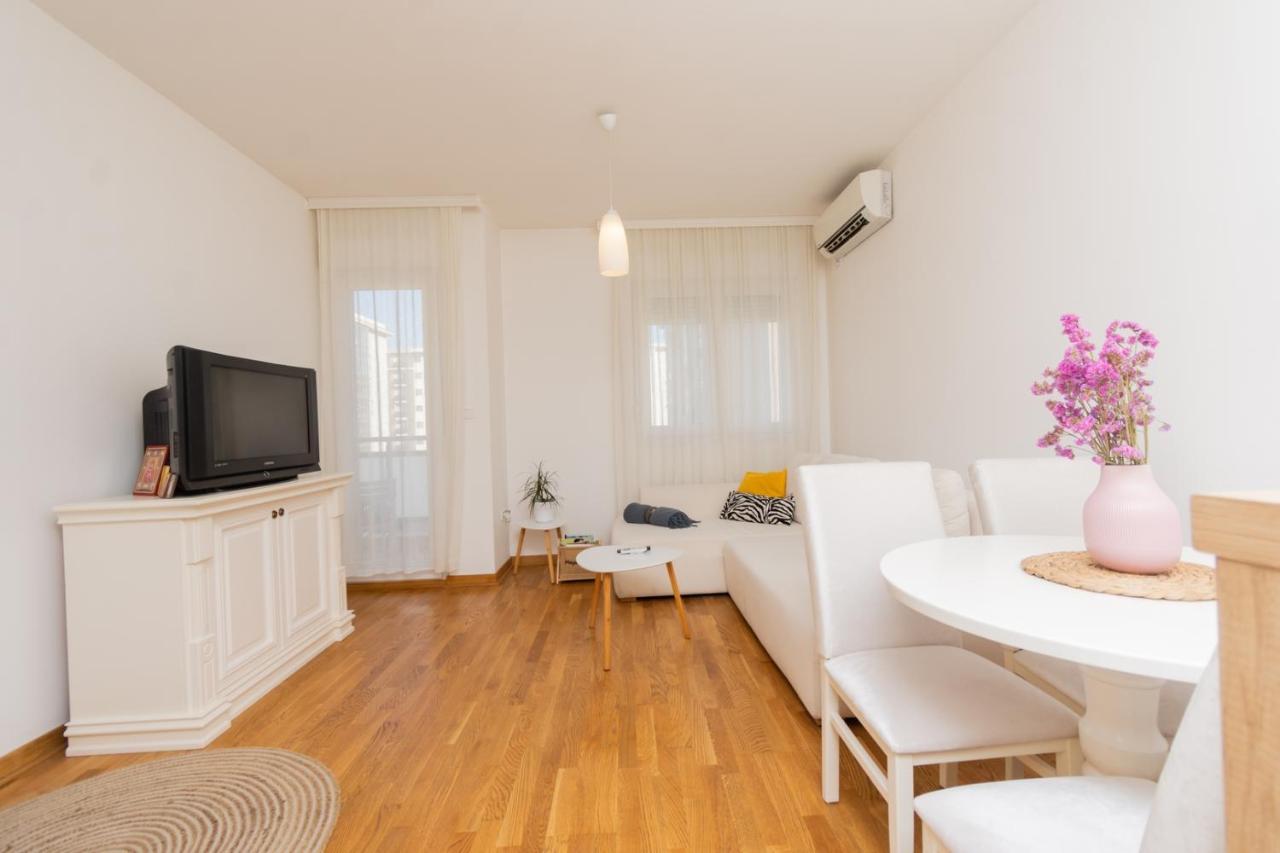 Lux City Apartment With Parking Podgorica Luaran gambar