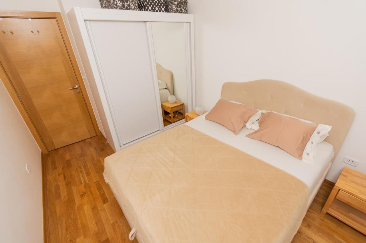 Lux City Apartment With Parking Podgorica Luaran gambar